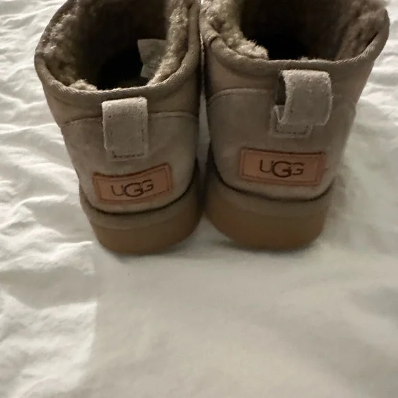UGG Tan Boots with Plush Lining and Durable Sole - Picture 5 of 5